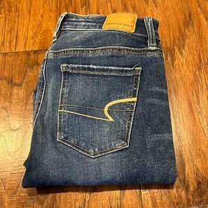American Eagle Super High Rise Jegging size 0. No distressing.